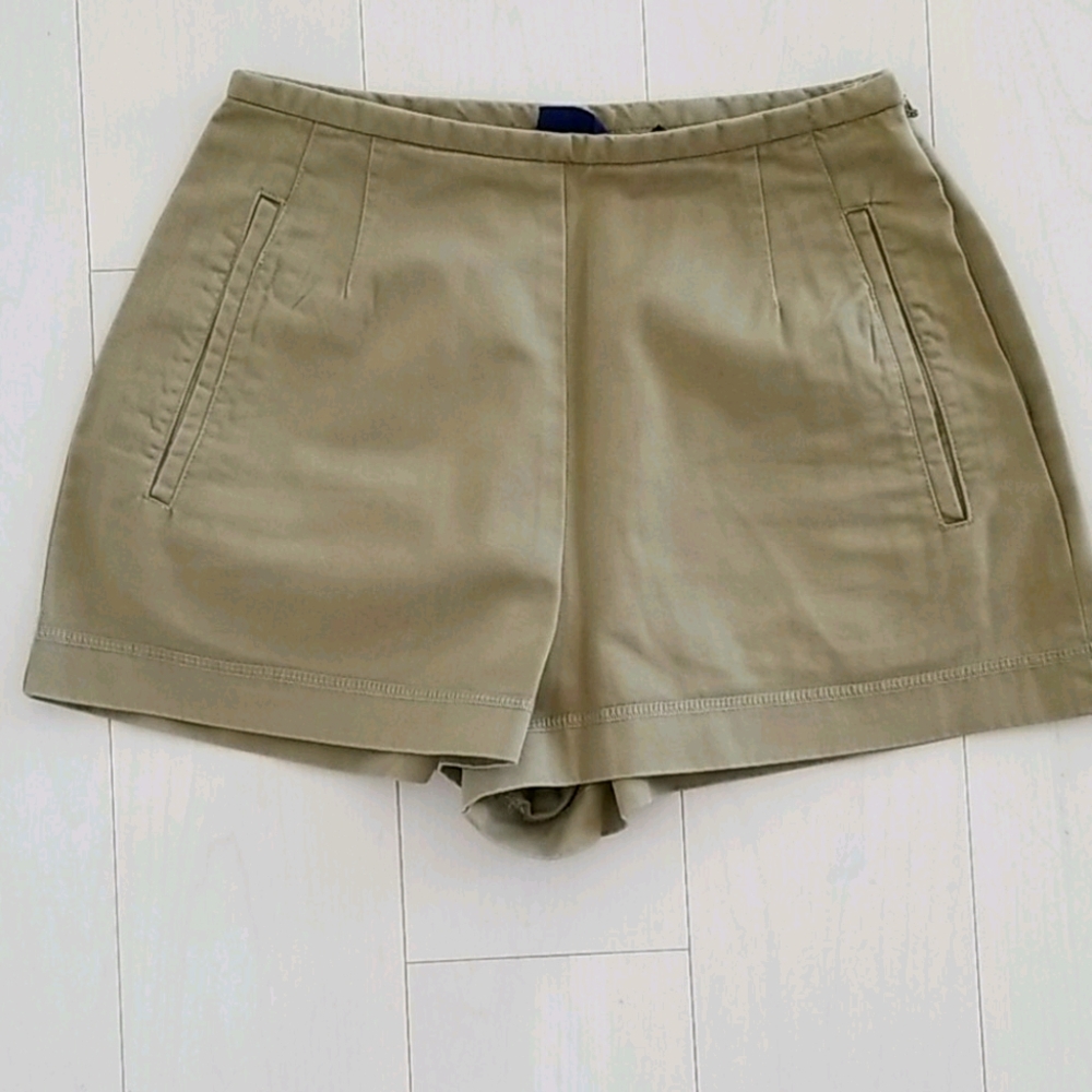 Gap high waisted shorts with side zipper